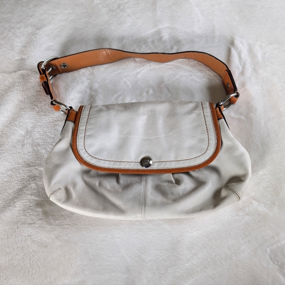 Vintage coach soho shoulder bag off white, white, bone